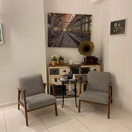G House * بولونيا